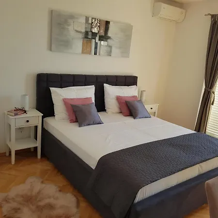 Gaston Podgora (Split-Dalmatia)